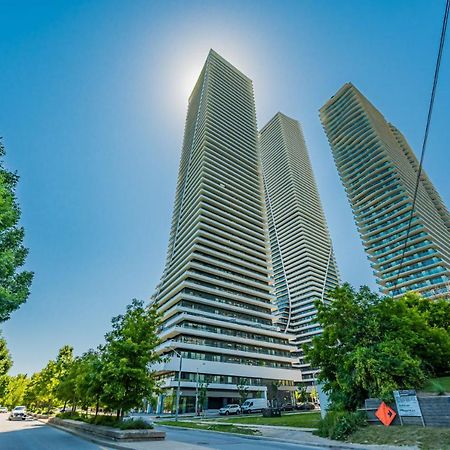 Condo In Parklawn & Lake Shore With Free Parking Close To Airport Toronto Exterior photo