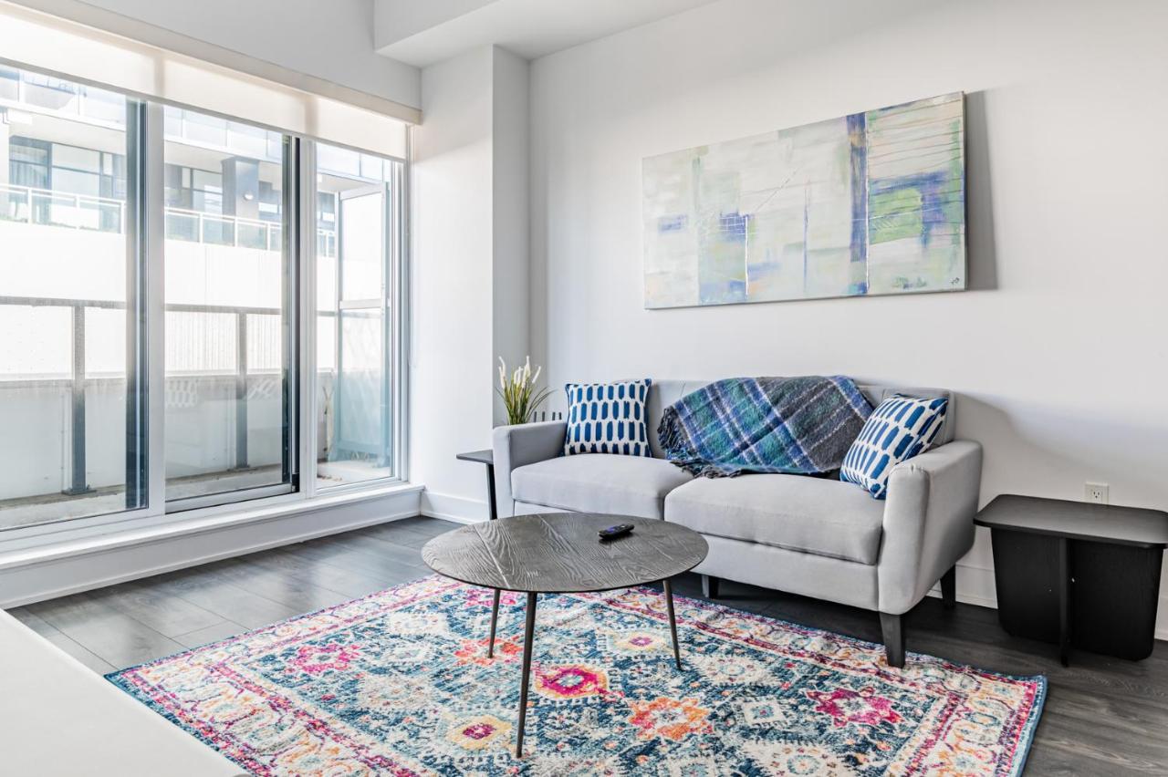 Condo In Parklawn & Lake Shore With Free Parking Close To Airport Toronto Exterior photo