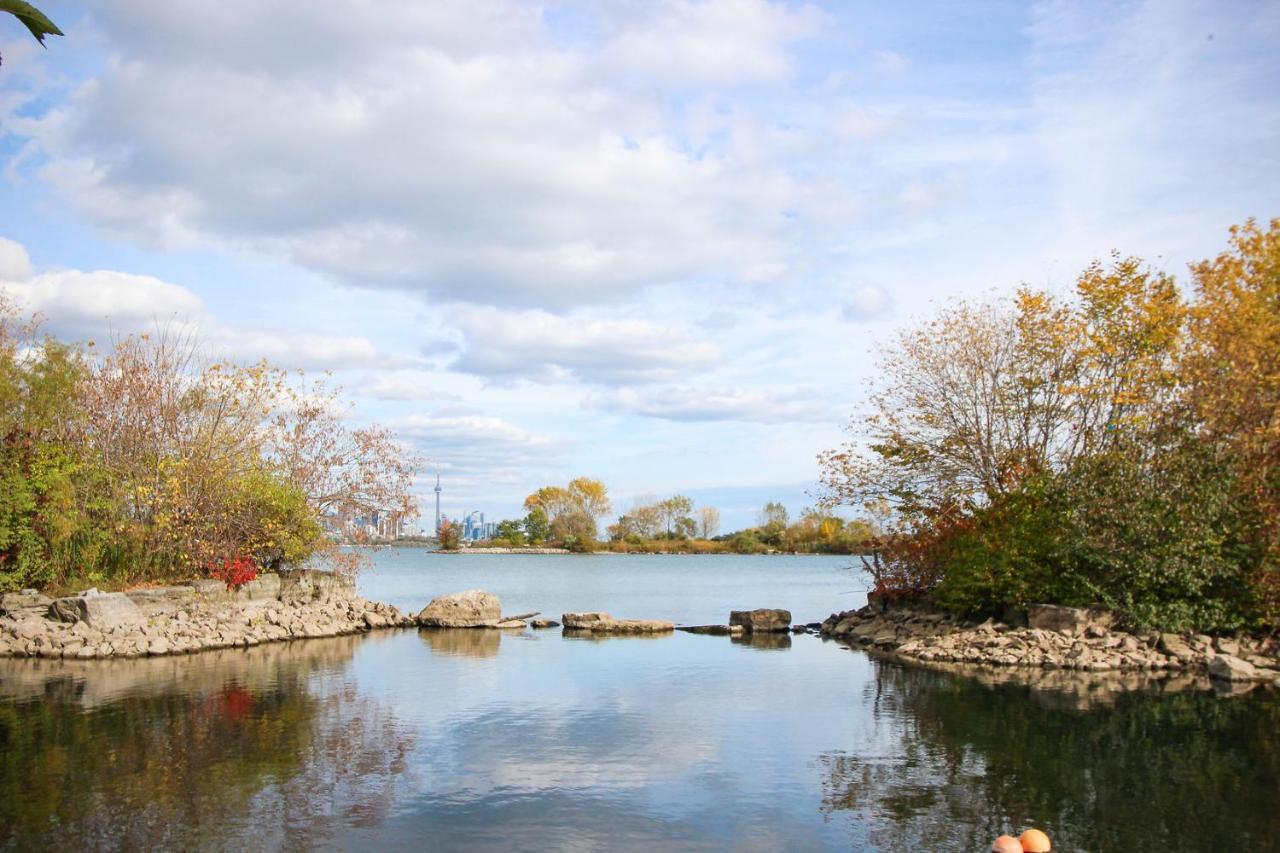 Condo In Parklawn & Lake Shore With Free Parking Close To Airport Toronto Exterior photo