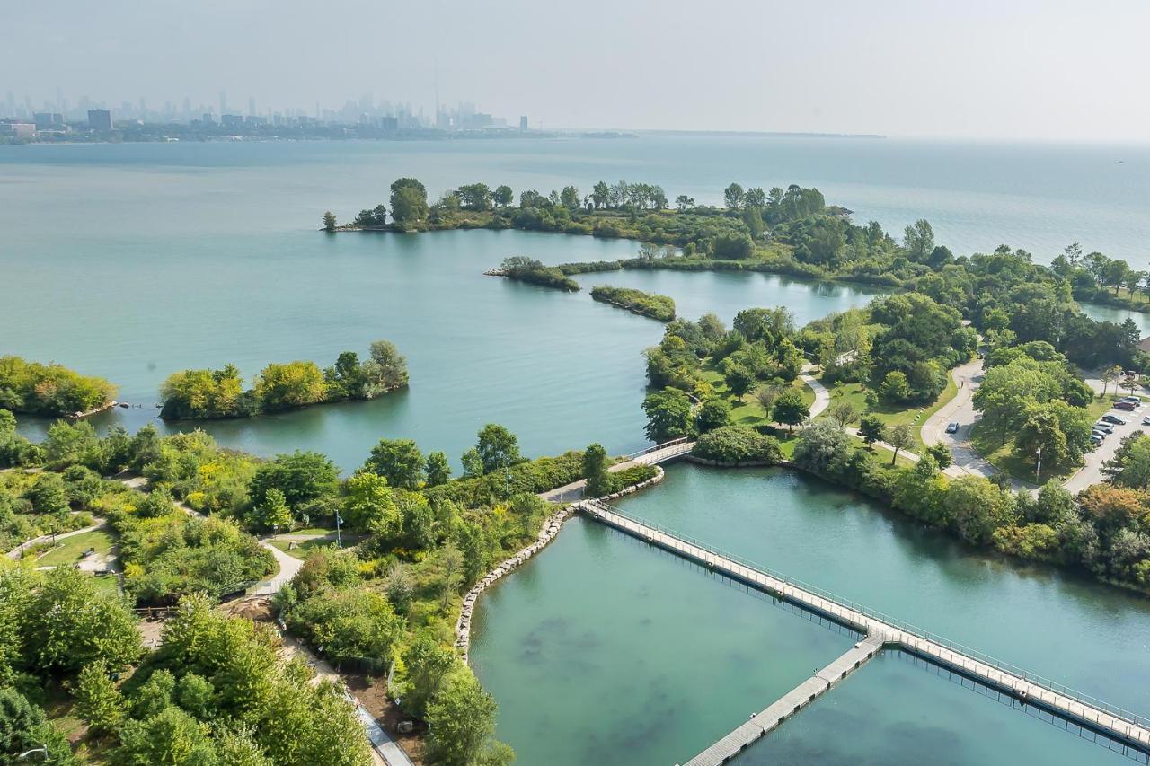Condo In Parklawn & Lake Shore With Free Parking Close To Airport Toronto Exterior photo
