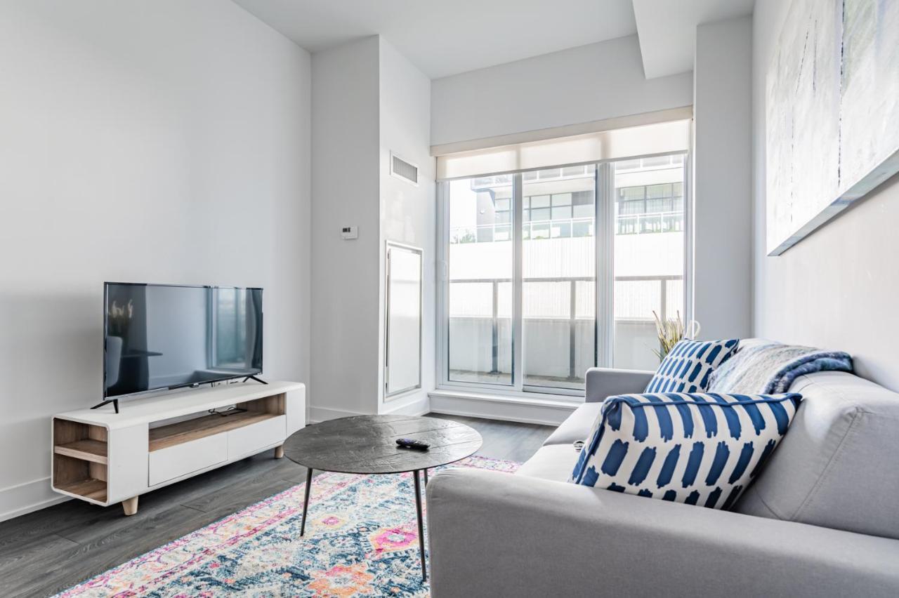 Condo In Parklawn & Lake Shore With Free Parking Close To Airport Toronto Exterior photo