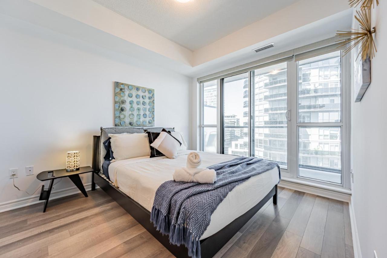 Condo In Parklawn & Lake Shore With Free Parking Close To Airport Toronto Exterior photo