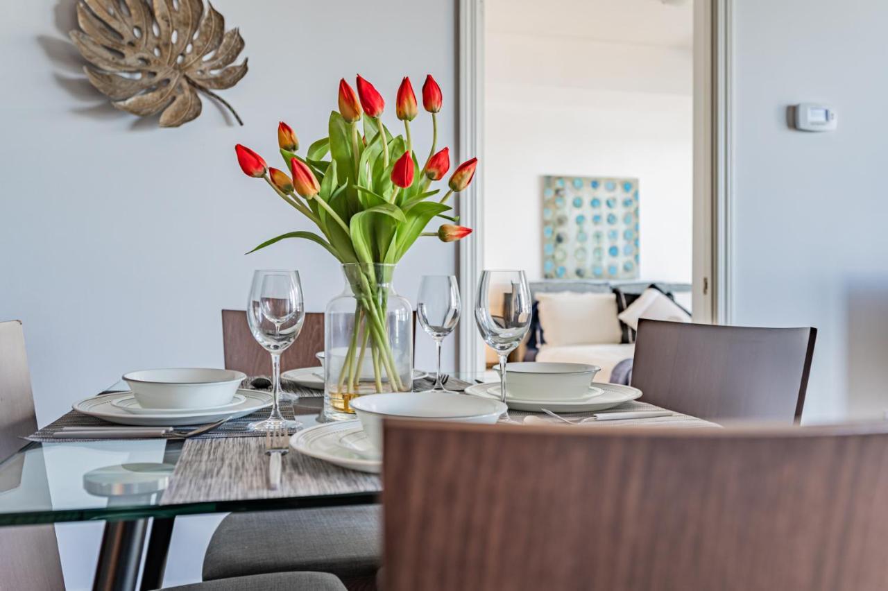 Condo In Parklawn & Lake Shore With Free Parking Close To Airport Toronto Exterior photo