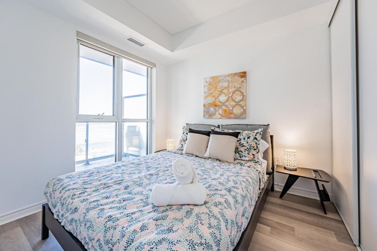 Condo In Parklawn & Lake Shore With Free Parking Close To Airport Toronto Exterior photo