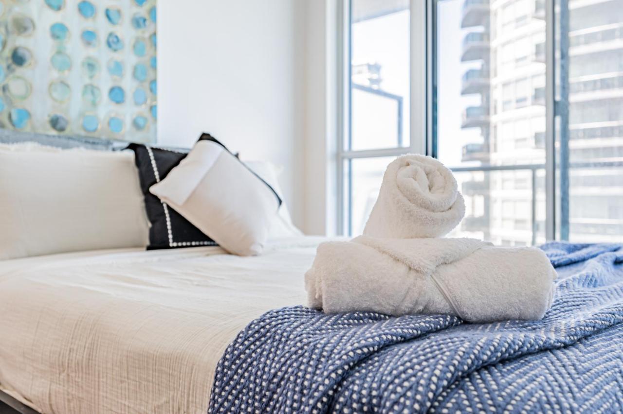 Condo In Parklawn & Lake Shore With Free Parking Close To Airport Toronto Exterior photo